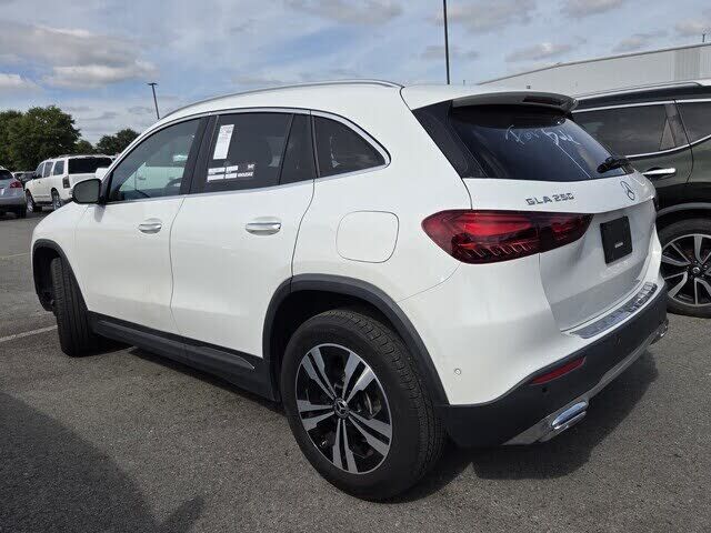 2025 Mercedes-Benz GLA-Class