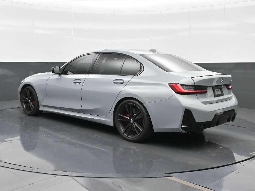2024 BMW 330i