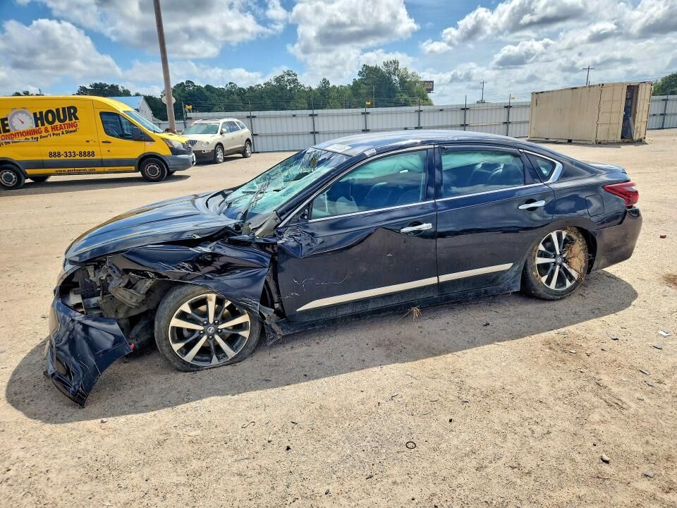 2017 NISSAN Altima