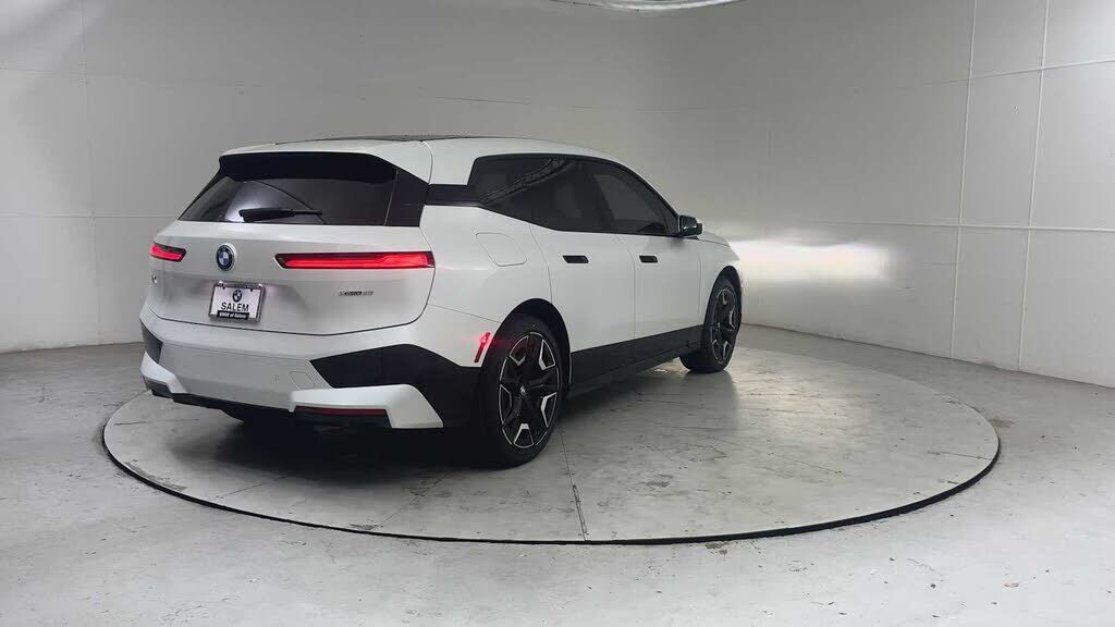 2024 BMW iX