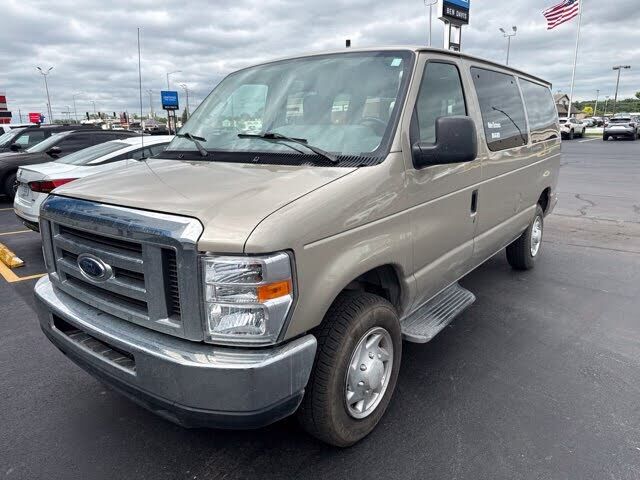 2012 FORD E-350