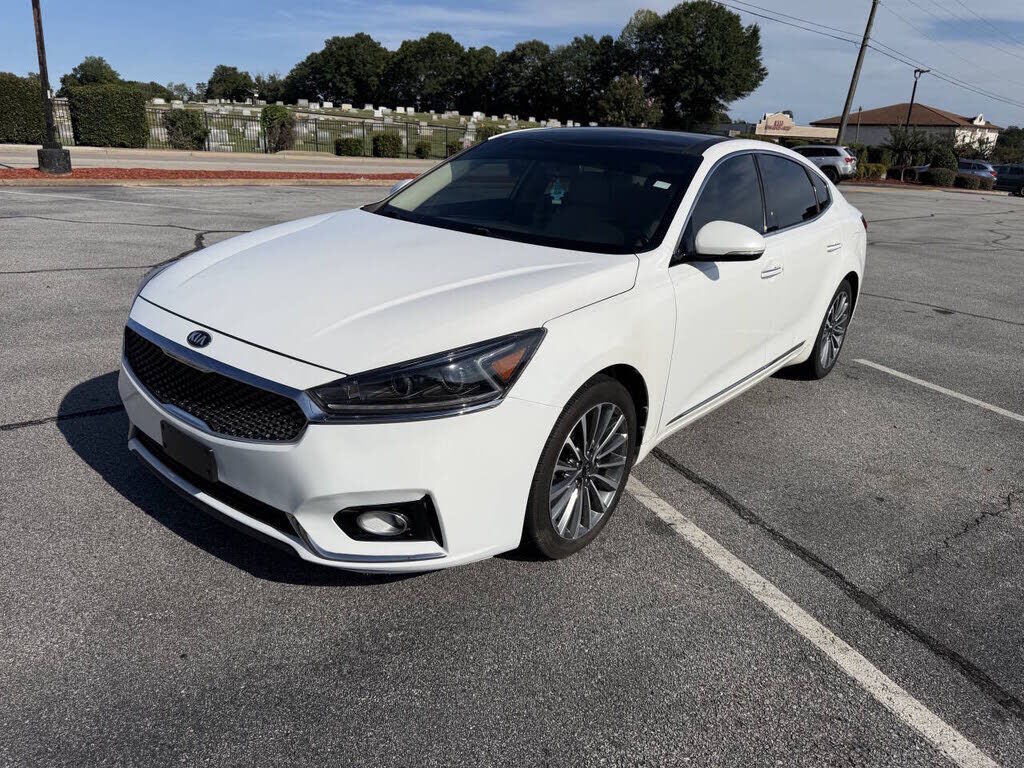 2017 KIA Cadenza