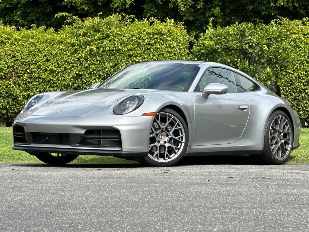 2025 PORSCHE 911