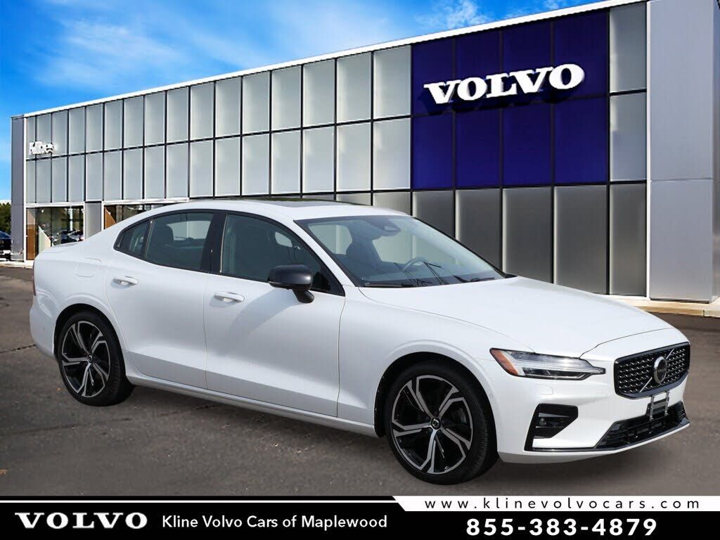 2024 VOLVO S60