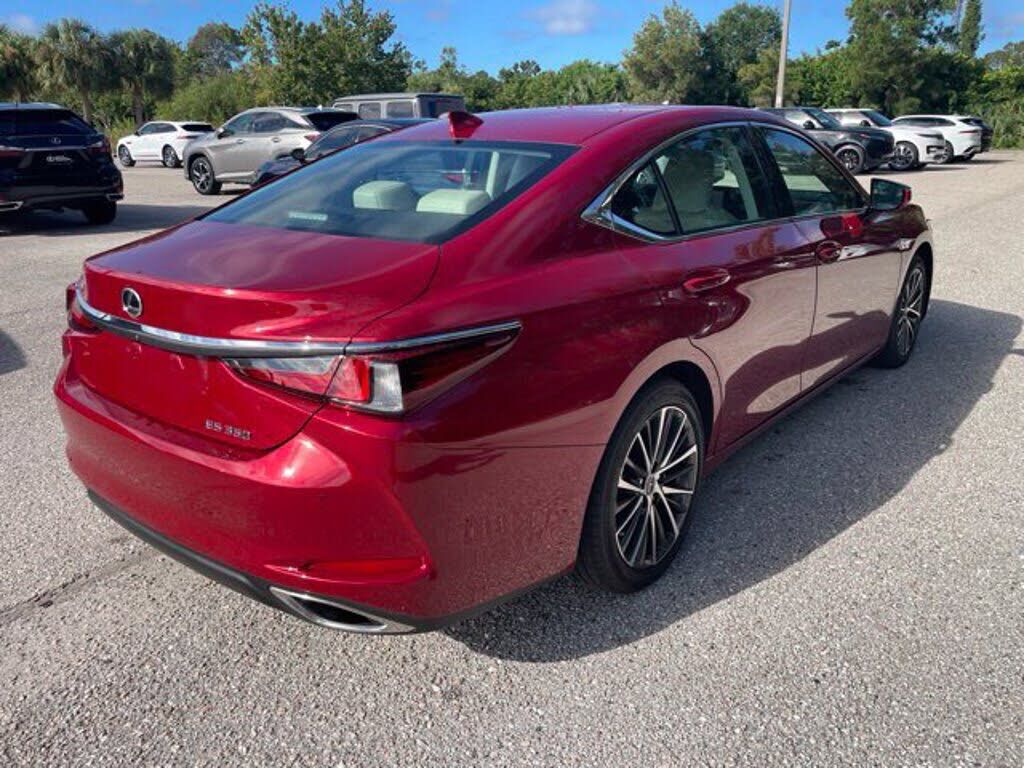 2025 Lexus ES