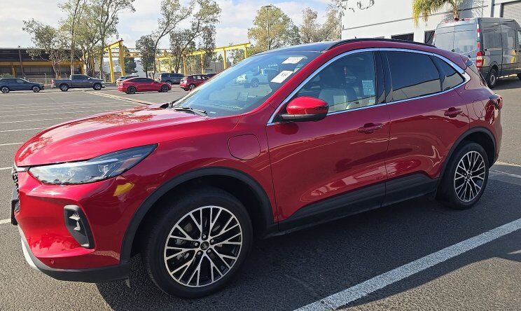 2024 FORD Escape