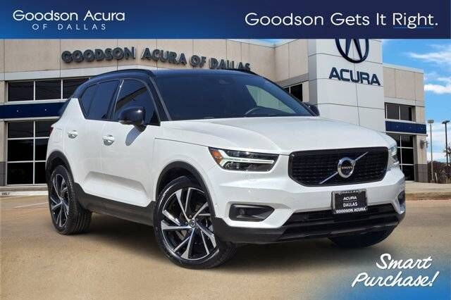 2021 VOLVO XC40
