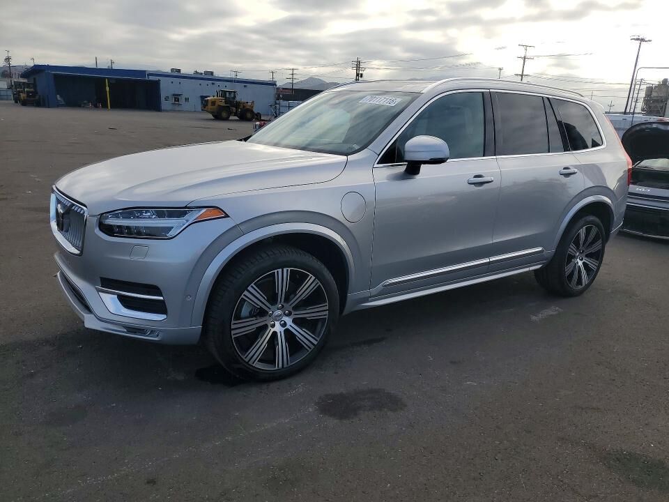 2024 VOLVO XC90