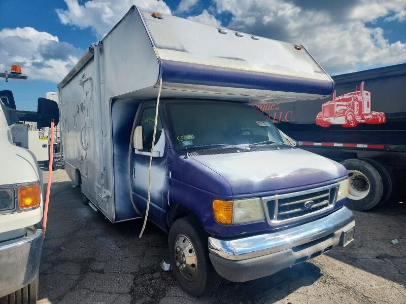 2005 FORD E-350