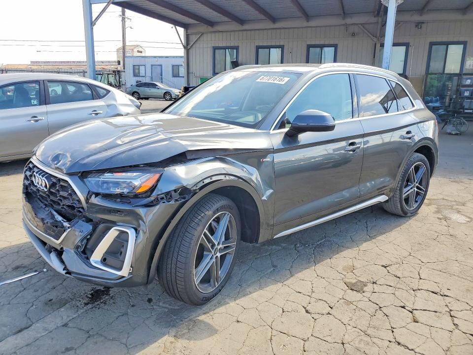 2021 AUDI Q5 e