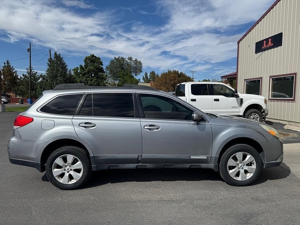 2011 SUBARU Outback