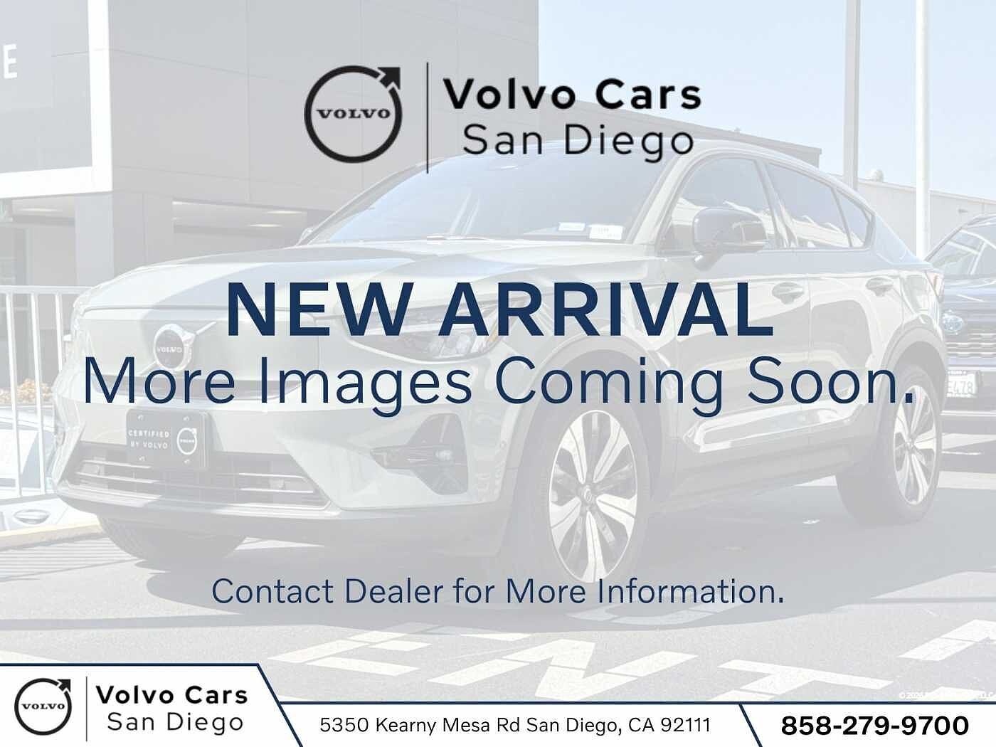 2023 VOLVO C40