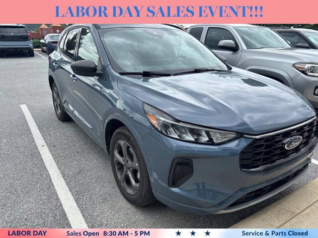 2023 FORD Escape