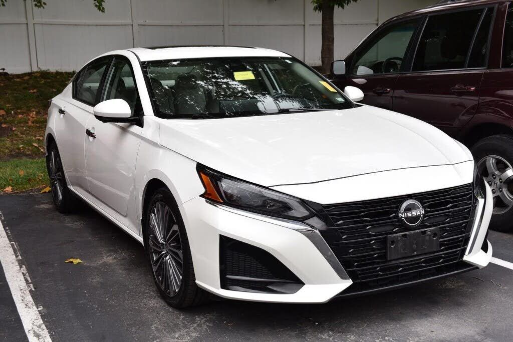 2024 NISSAN Altima