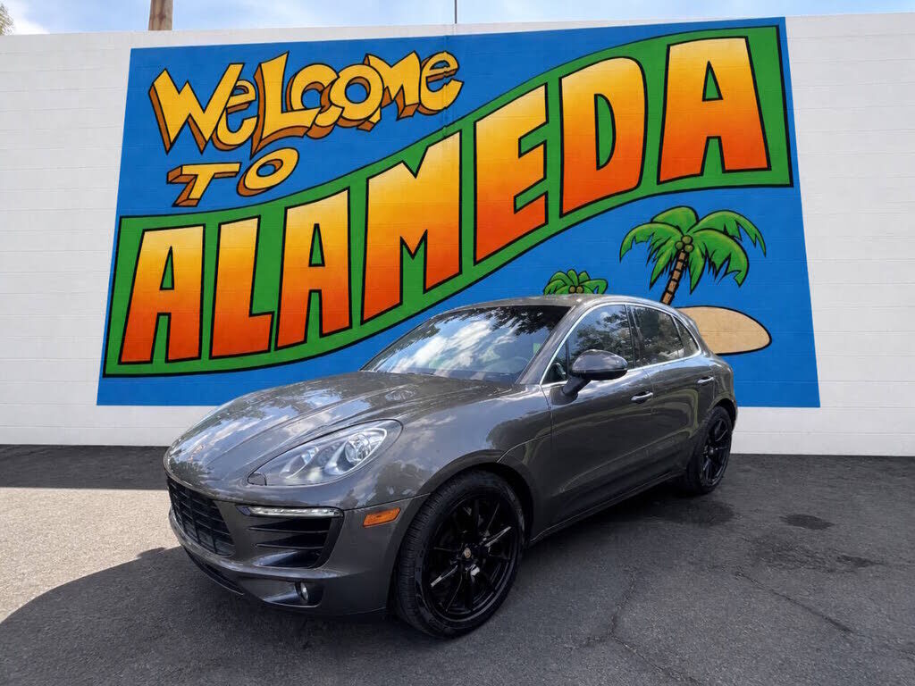 2016 PORSCHE Macan