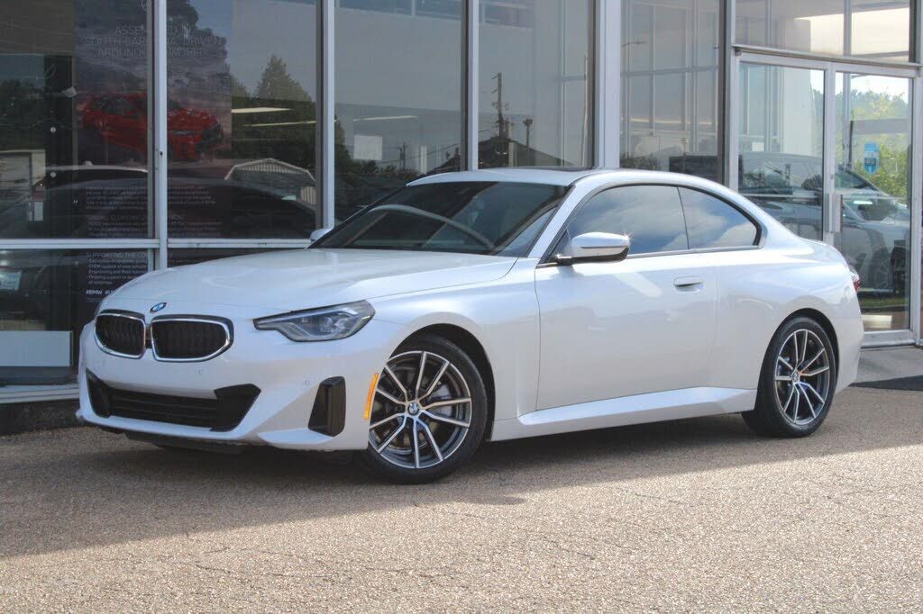 2023 BMW 230i