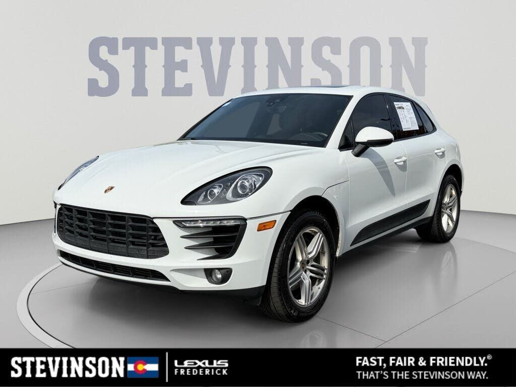 2017 PORSCHE Macan
