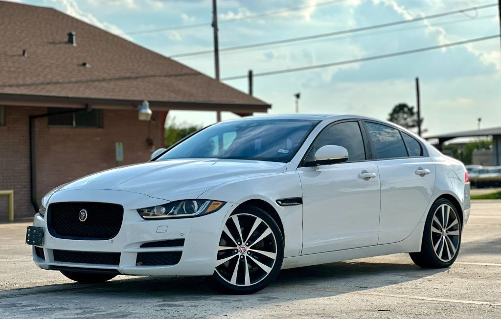 2017 JAGUAR XE