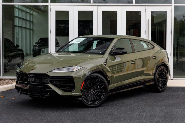 2026 LAMBORGHINI URUS