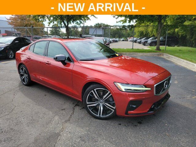 2019 VOLVO S60