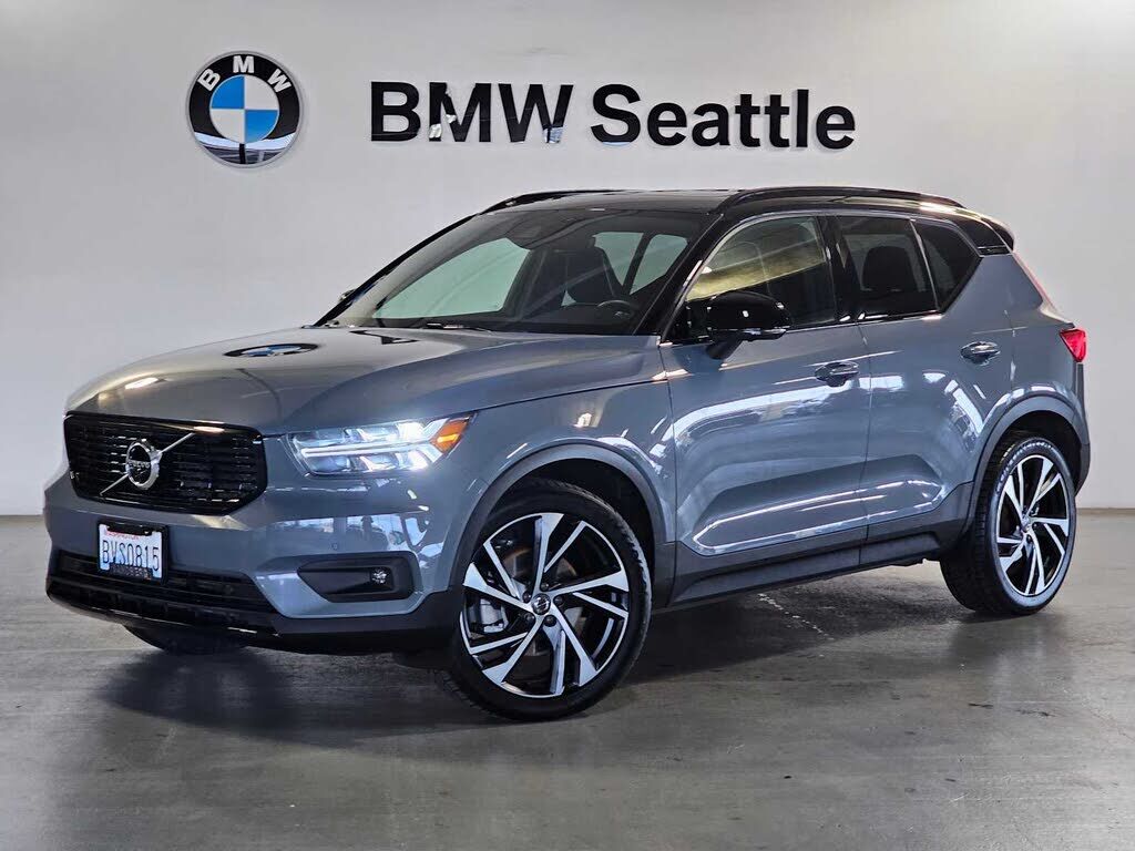 2020 VOLVO XC40