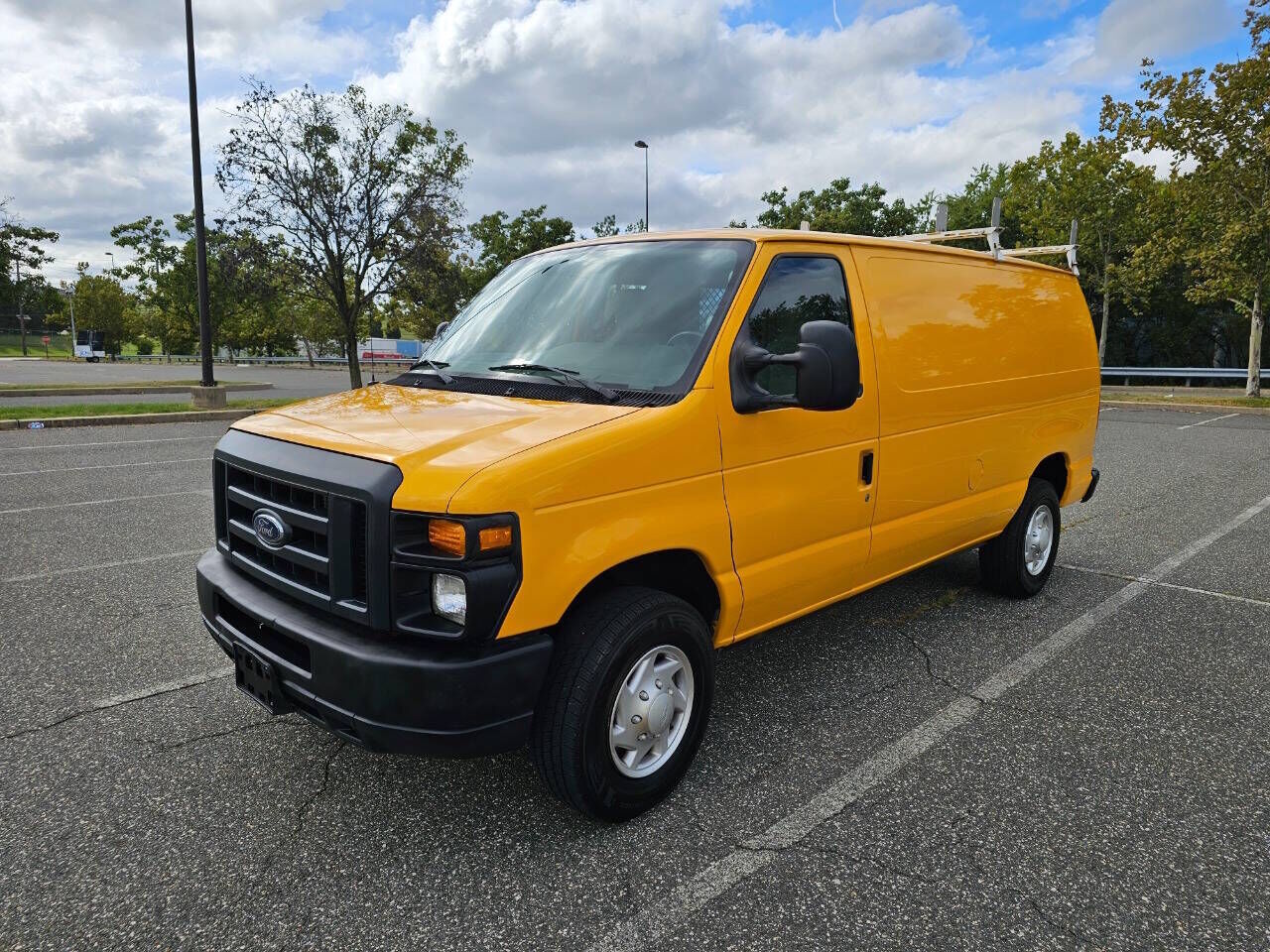 2013 FORD E-350