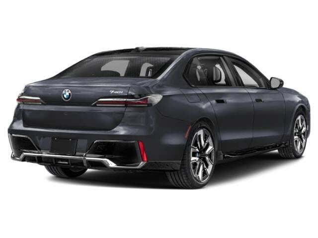 2026 BMW 740i