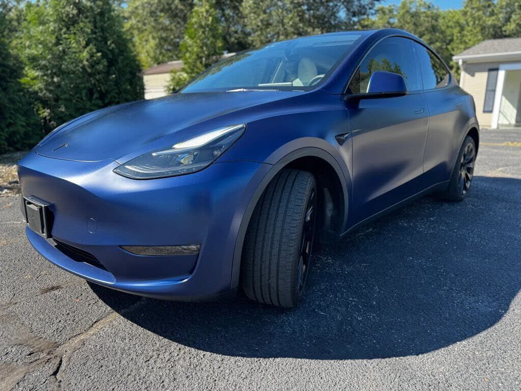 2023 TESLA Model Y