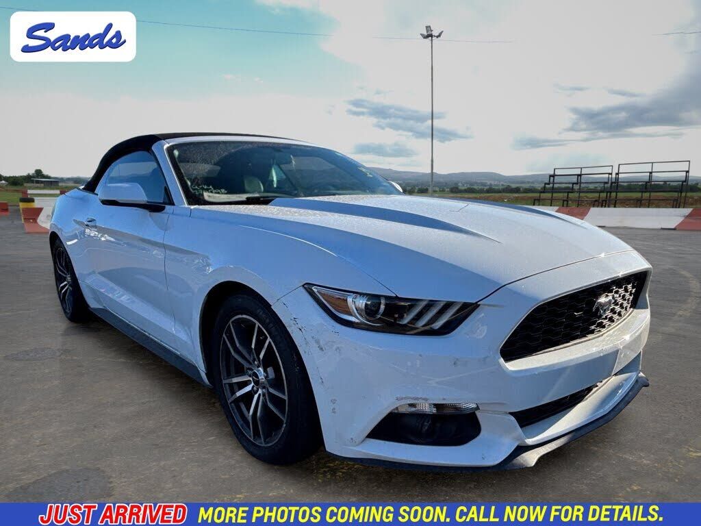 2017 FORD Mustang