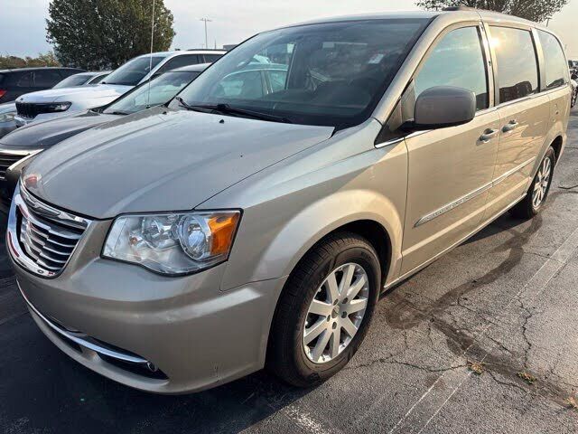 2015 CHRYSLER Town and Country
