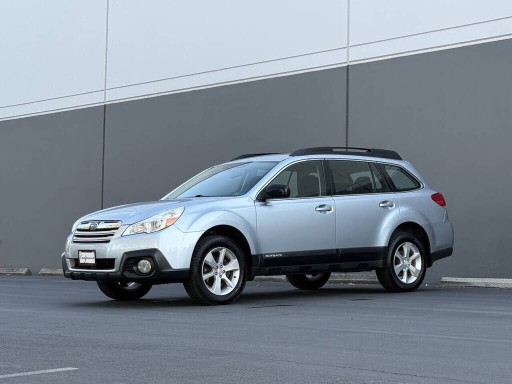 2014 SUBARU Outback