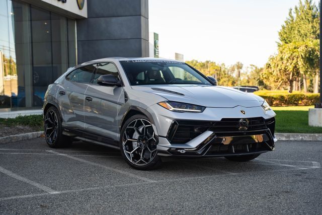 2024 LAMBORGHINI URUS