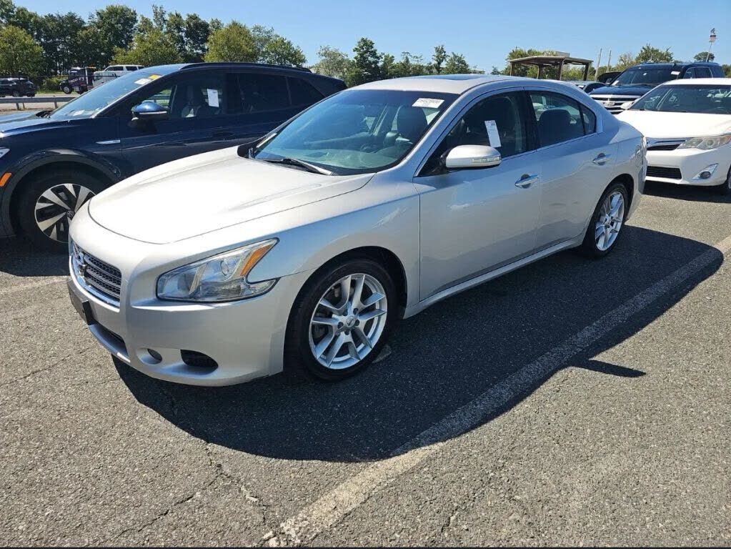 2011 NISSAN Maxima