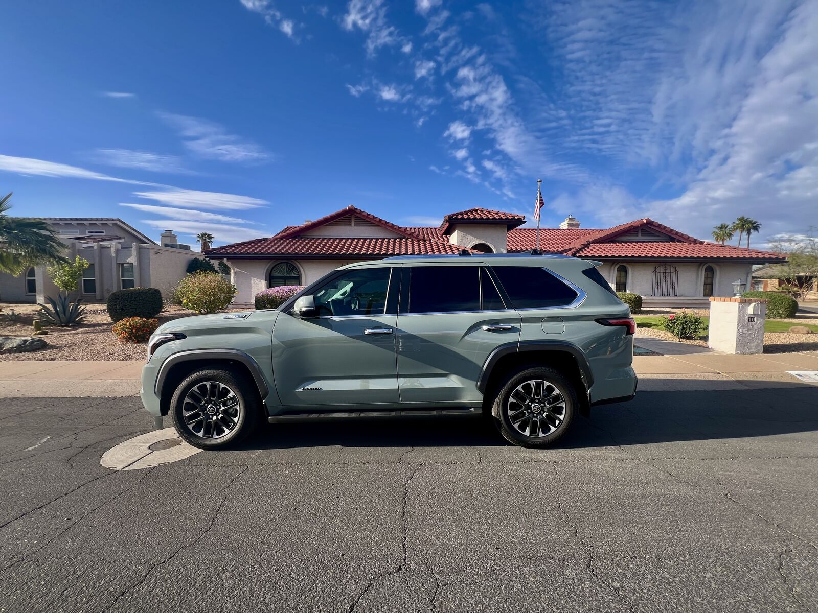 2024 TOYOTA Sequoia
