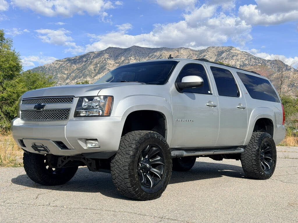 2011 CHEVROLET Suburban
