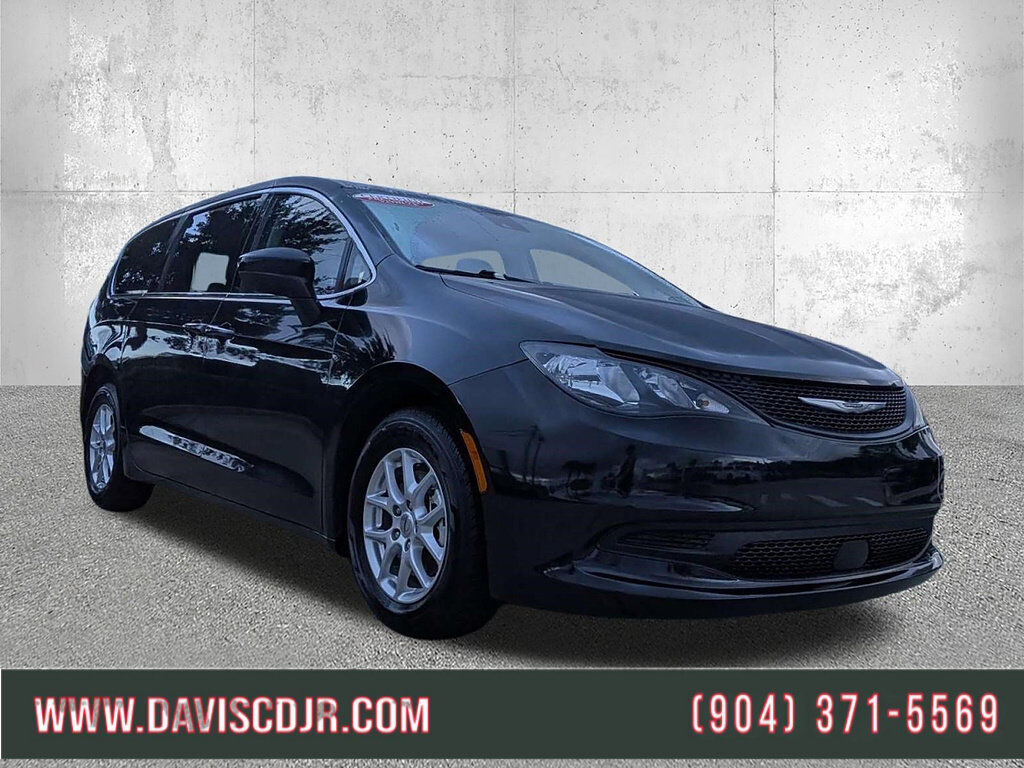 2023 CHRYSLER Voyager