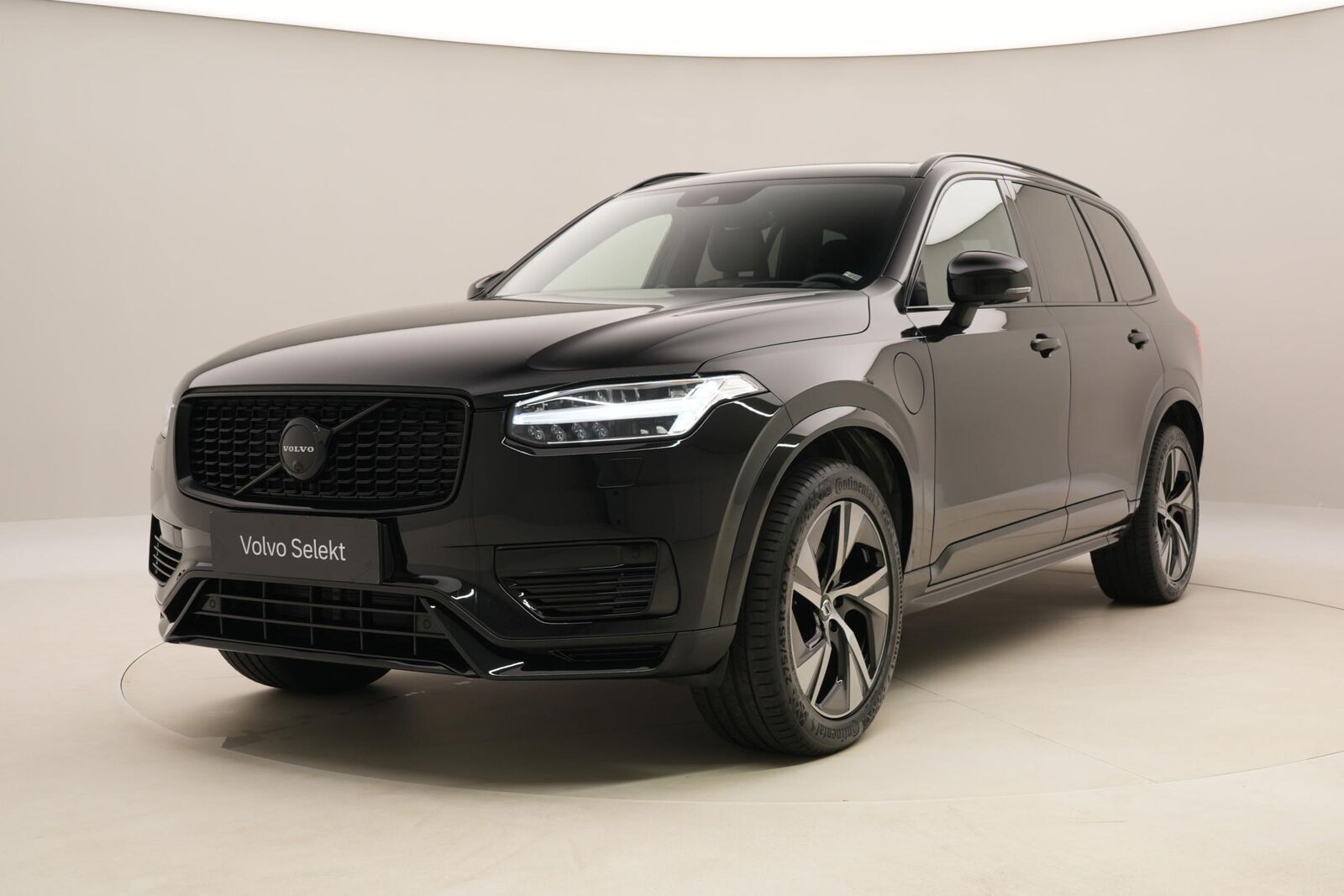 2022 VOLVO S90