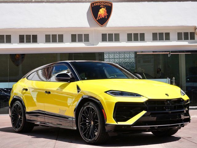 2026 LAMBORGHINI URUS