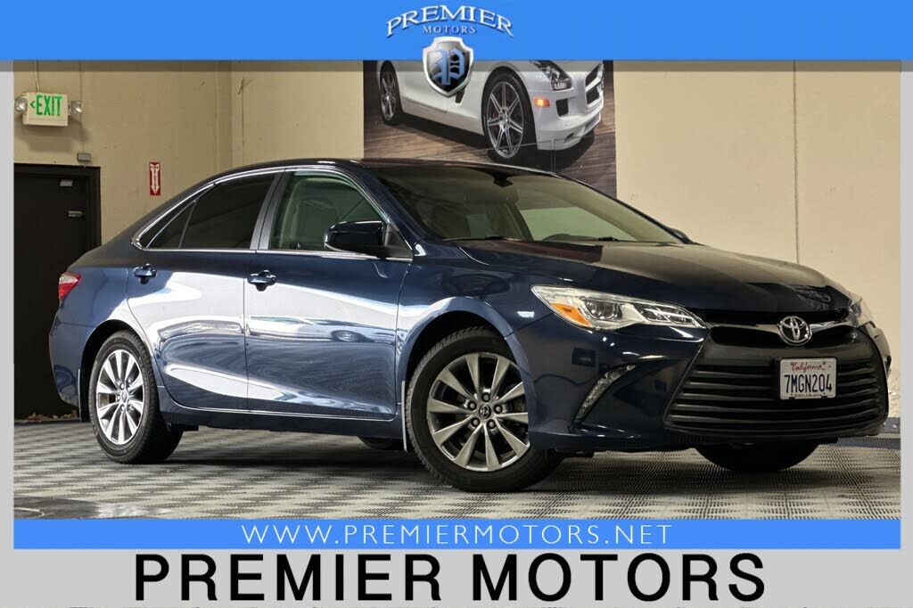 2015 TOYOTA Camry