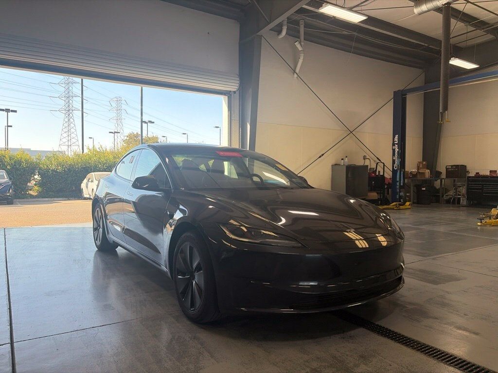 2024 TESLA Model 3