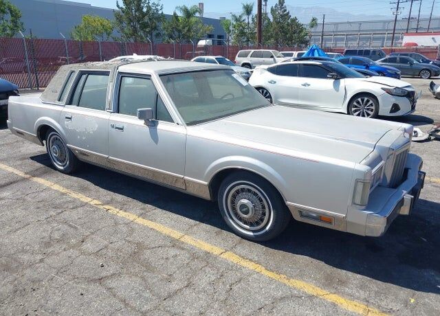 1985 LINCOLN Town Car
