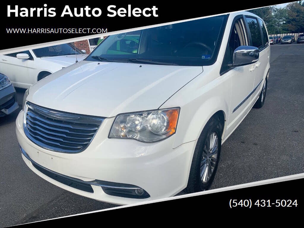 2013 CHRYSLER Town and Country