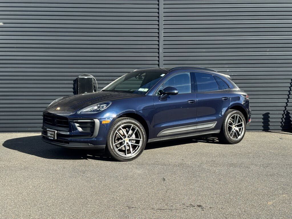 2023 PORSCHE Macan