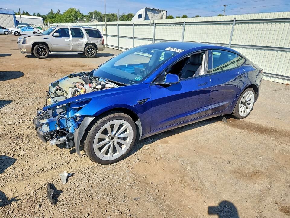 2022 TESLA Model 3