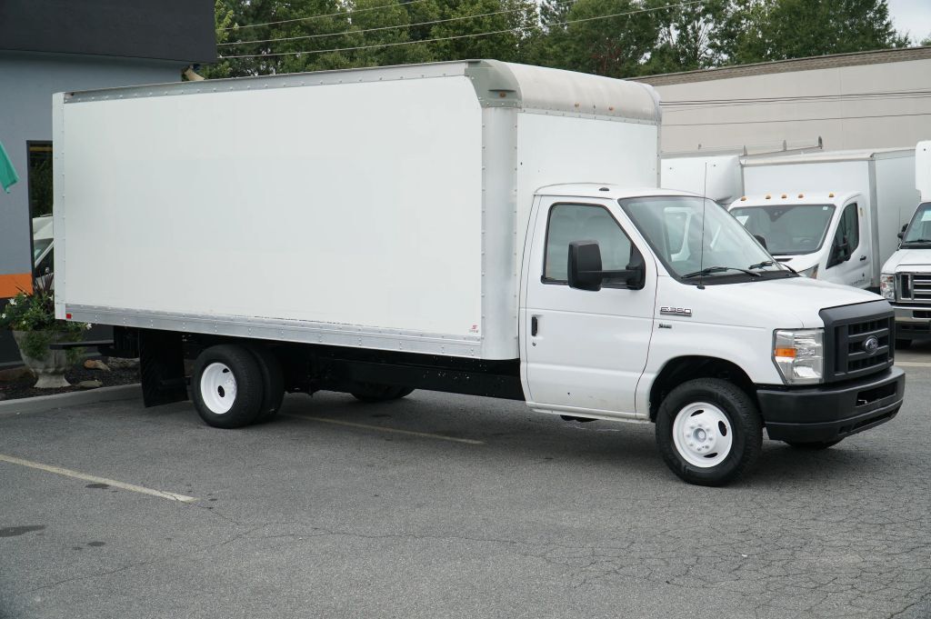 2019 FORD E-350