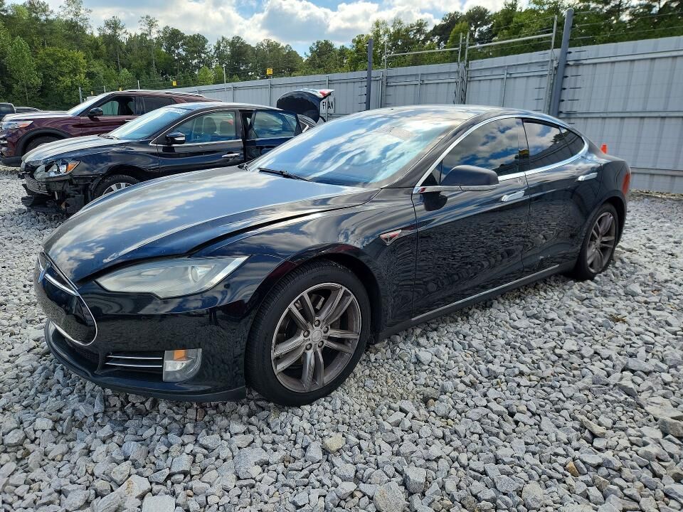 2015 TESLA Model S