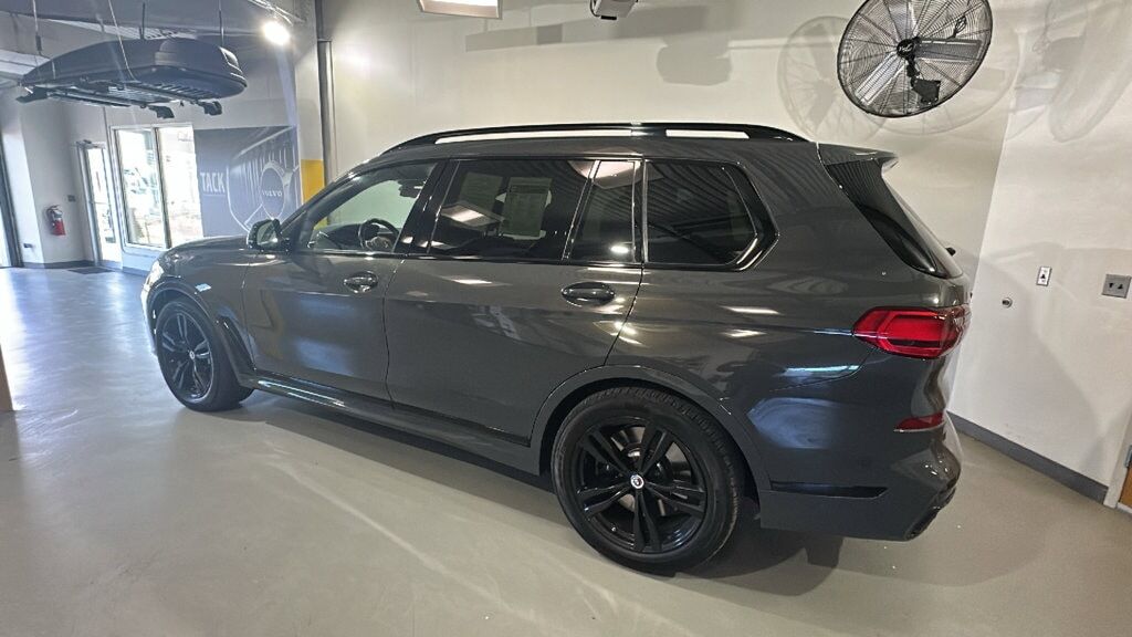 2022 BMW X7