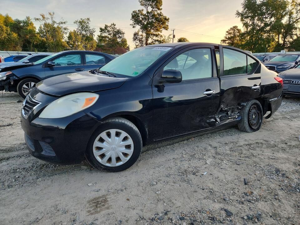 2012 NISSAN Versa