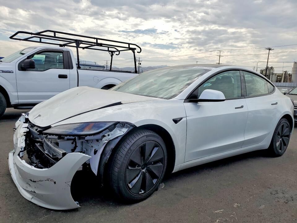 2026 TESLA Model 3
