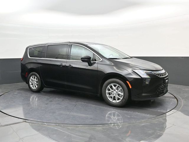 2027 CHRYSLER Pacifica